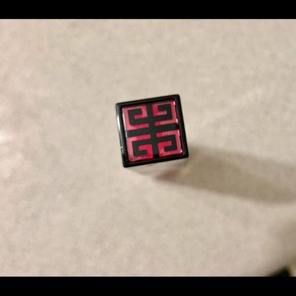 Givenchy lipgloss - Picture 2 of 4